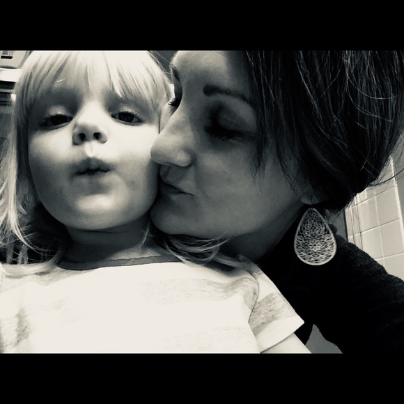 Meet your Posher, Lindsey - Picture 1 of 1